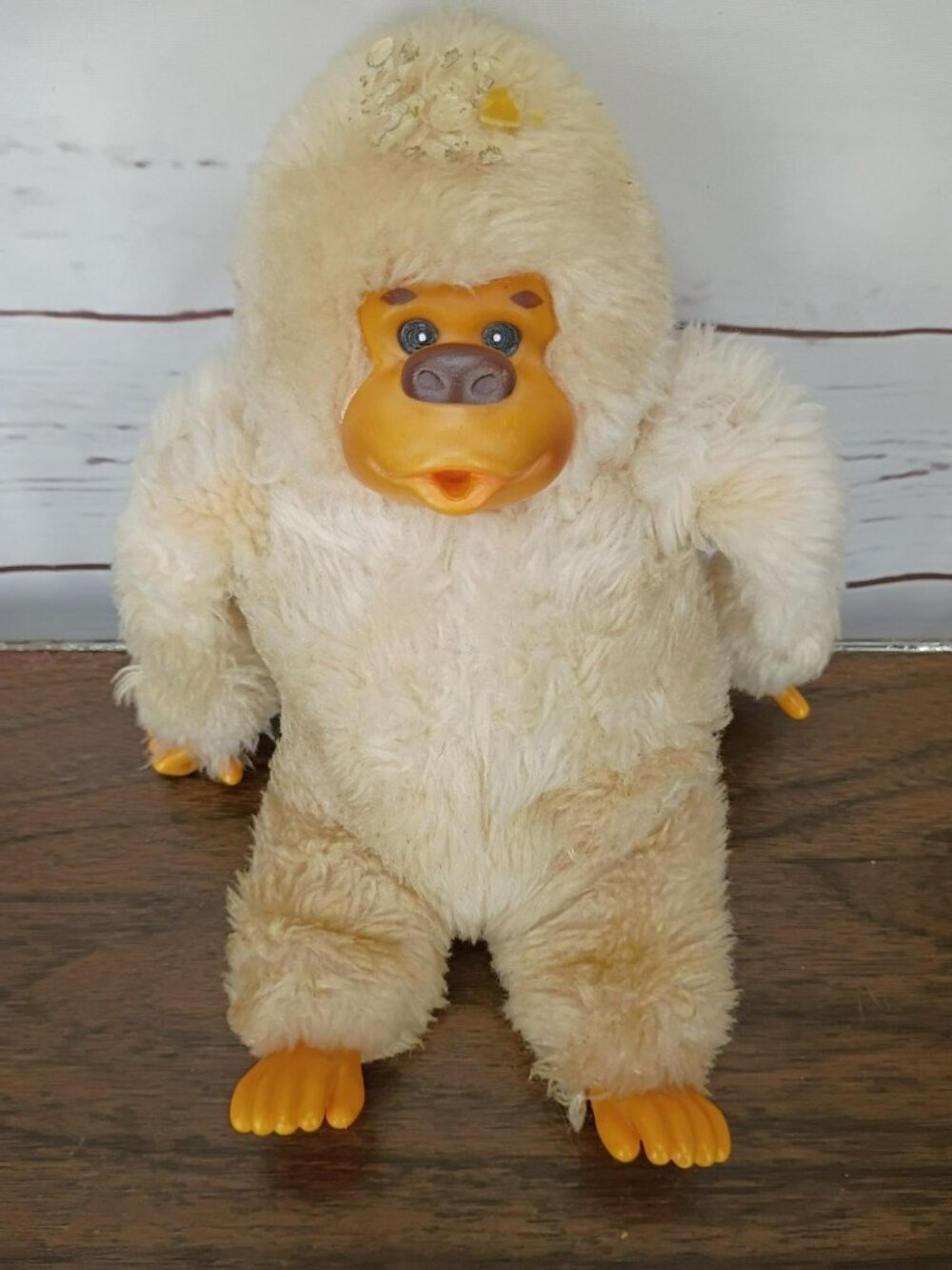 Russ Berrie Gonga White Plush Gorilla Vintage Thumb Sucking Toy With Plastic Fac
